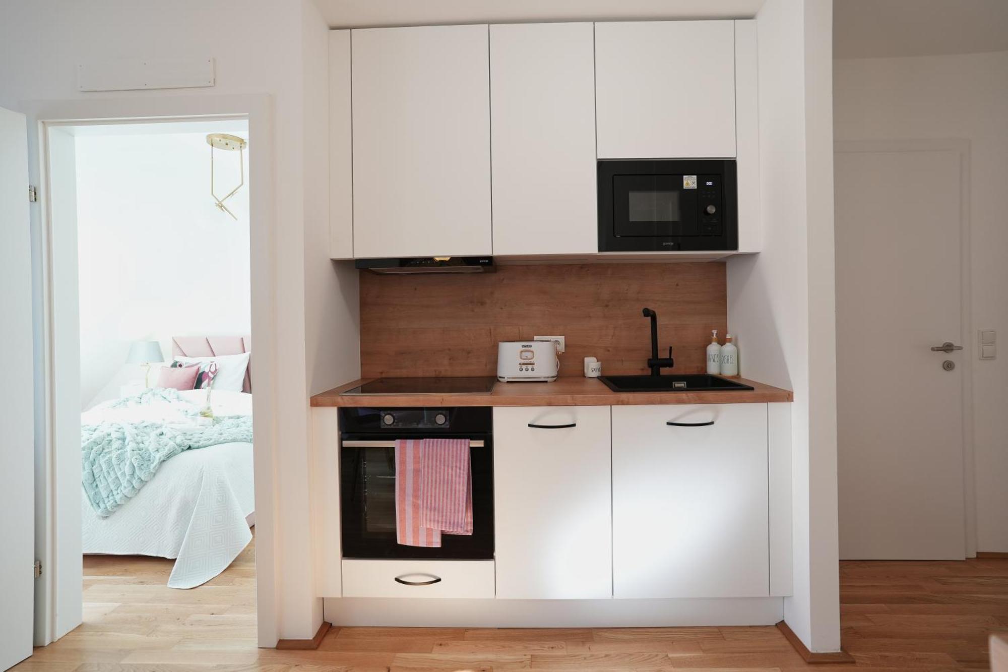 Modern Design Meets Green Comfort - Stay In Style At Carl'S Design Residences L Parking & Great Connection To City Center Vienna Exterior photo
