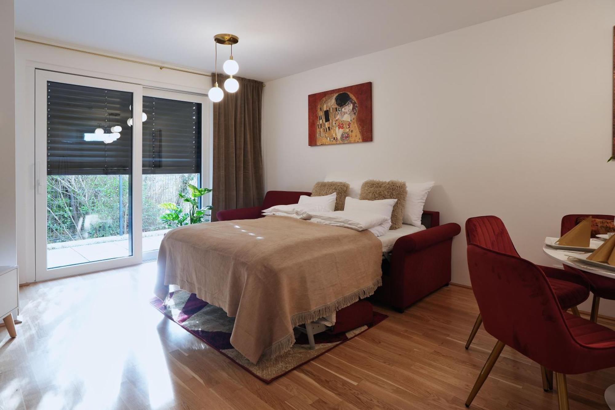 Modern Design Meets Green Comfort - Stay In Style At Carl'S Design Residences L Parking & Great Connection To City Center Vienna Exterior photo